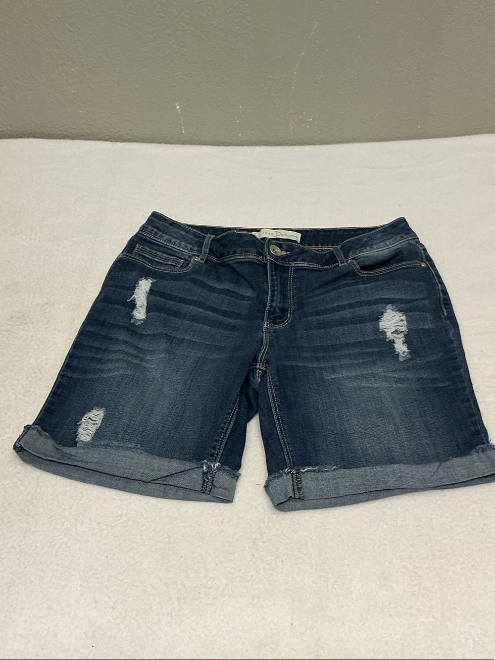 Women's Dark Blue Distressed Cuffed C Denim Shorts Sz 8 . 3128